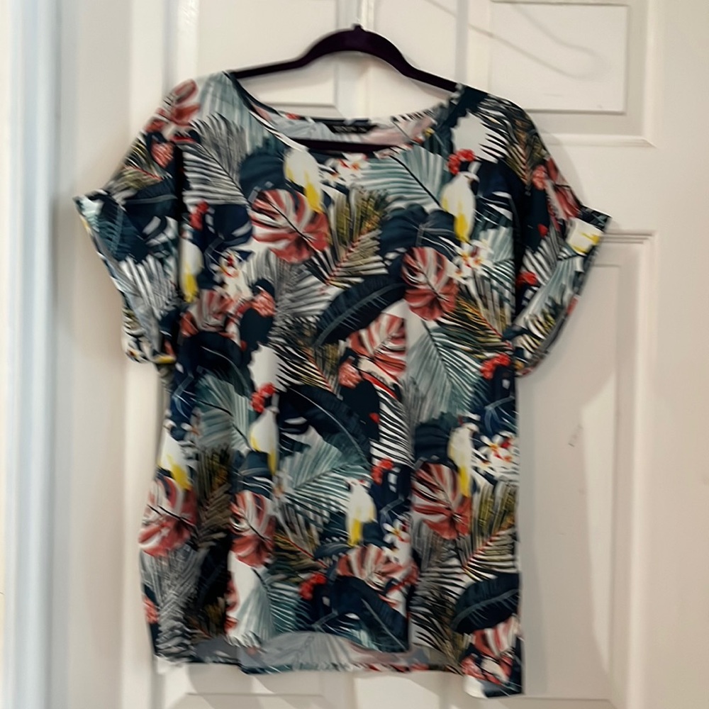 Multicolor blouse, Hawaiian print, with birds